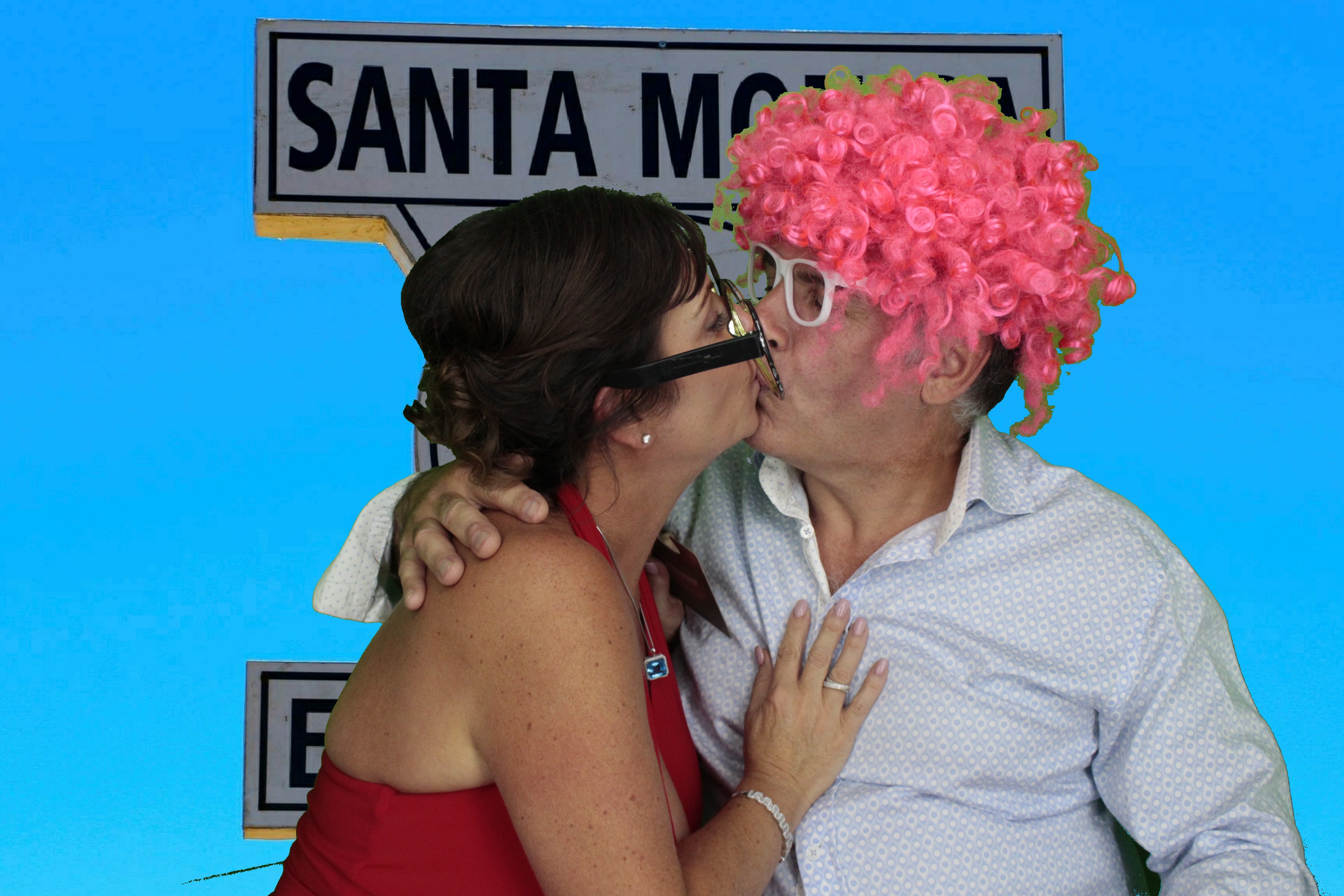 Mr & Mrs Bowles | View more photos from the event at gallery.myphotoboothexperience.co.uk/u/MyPhotoBoothExperienceLtd/Mr-Mrs-Bowles
